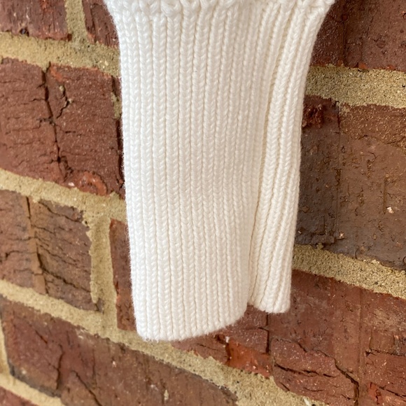 PRICE IS FIRM!American Apparel Women's Cropped White Pullover Crew Neck Sweater - Picture 12 of 16